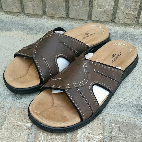 dockers memory foam sandals